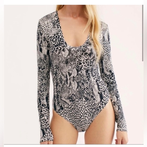 Free People Intimately Body Suit Large P2P 17”. Viscose Spandex Snake Skin - Picture 12 of 12